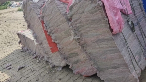 长期出售开松好的二白，再生棉，现货20吨左右