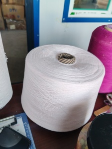 收白色棉纱，带氨纶棉纱，色差棉纱，19支，21支。都可以收黑白彩色氨纶，涤纶