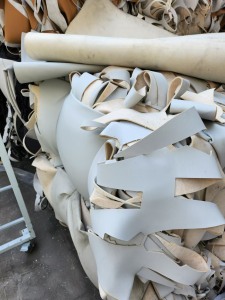 长期出售PVC革边料