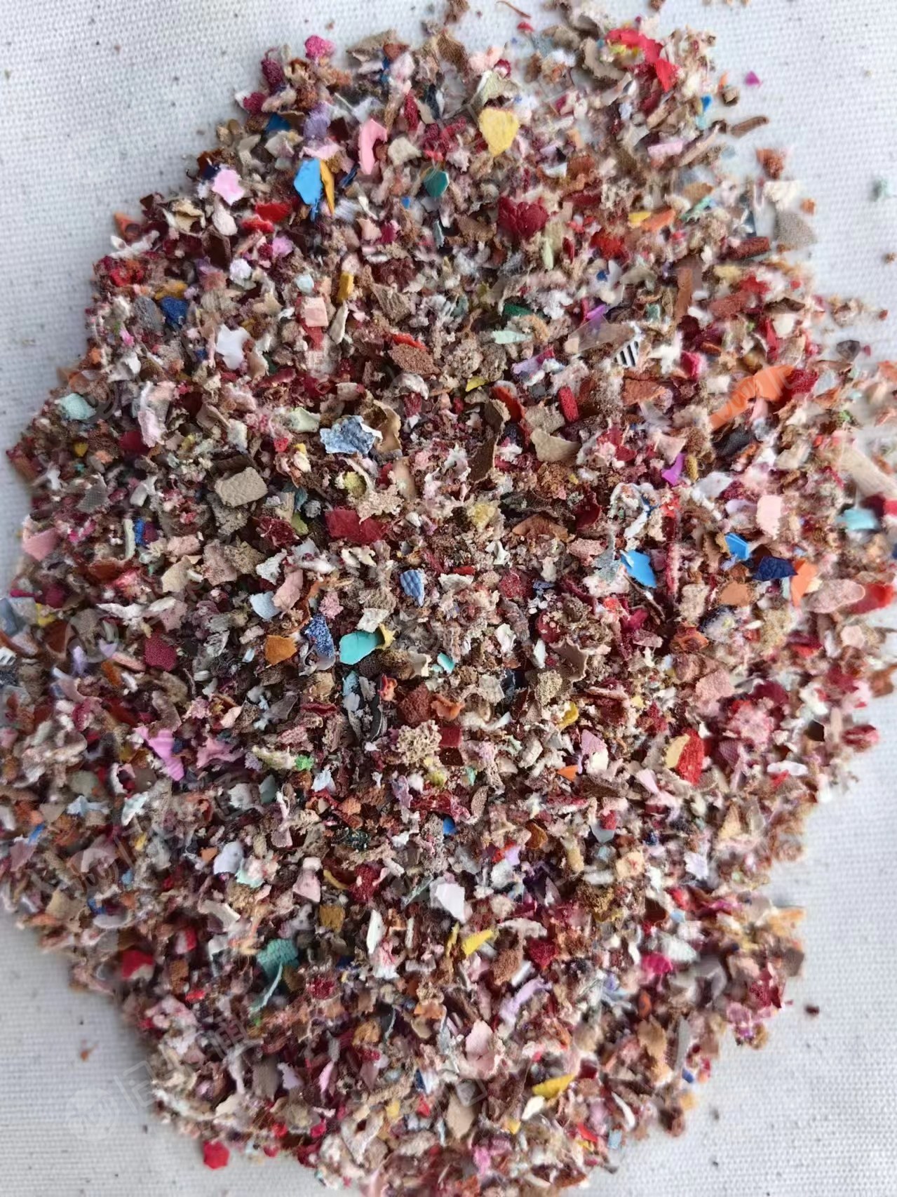 长期出售PVC箱包革吹毛料,600D牛津料,发泡料,能做鞋底用,现货200多吨