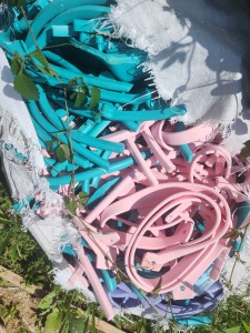 免费送发泡EVA下脚料，EVA鸡爪料，现货够13米一车