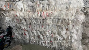 出售干造高压膜，现货十几吨，有带些花黑字