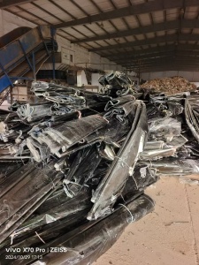 出售pet偏光片，现货9.6一车 