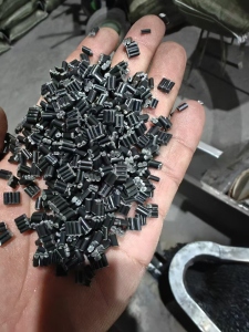 长期出售吨包颗粒，过7层80目，编织袋颗粒，注塑2层40目