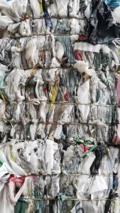 出售PP膜 PE膜 混合压包的炼油料，现货有40吨左右