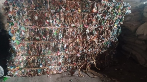 长期出售PP/PVC商标纸压块，月供60吨左右