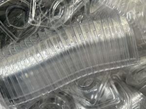 出售pet吸塑盒破碎料，带标签的 