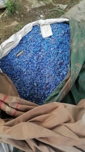 长期出售大小蓝桶破碎料，大蓝桶现货有10吨左右，小蓝桶现货有7吨到8吨左右，月供有20吨左右