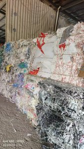 长期出售带膜花卡纸边角料