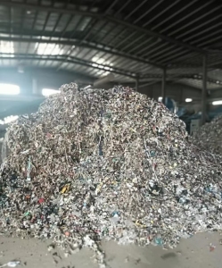 出售工业塑料下来的燃烧料，热值四千多，月供5千吨左右