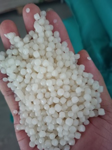 长期出售低压中空料颗粒，双层100目