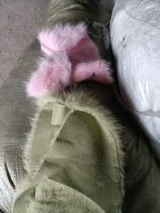 长期出售涤纶废布，造粒布，月供50吨，货在江苏连云港