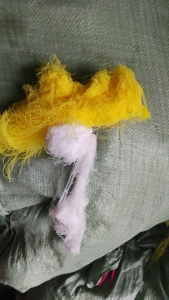 出售尼龙高弹丝，尼龙废丝，尼龙开刀丝，单6，现货有6吨左右，货在广东汕头