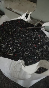 出售水破的PP汽车内饰破碎料，PP保险杠破碎料