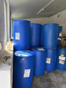 出售大蓝桶毛料，一个季度可以有300多个