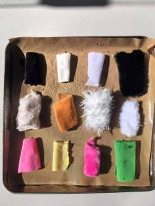 长期出售涤纶拉丝料，涤纶三色布，涤纶绒布，每天都有好几吨