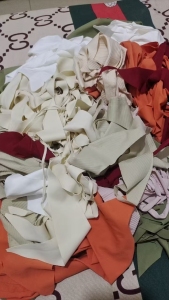 长期出售尼龙碎布，带弹力的，每月几十吨，货在广东广州