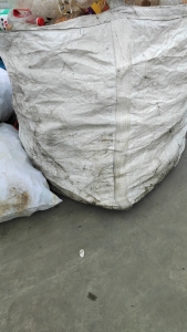 出售二手吨包，两头带扎口，规格1.1*1.3，现货几百只