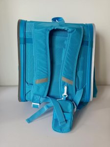 出售库存书包，背包，手提包现货有几万个，货在广东东莞