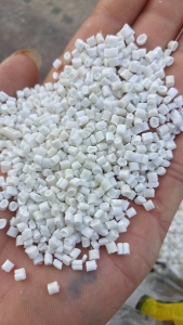 长期出售PP颗粒，无纺布颗粒，过80目，吹膜料过100目