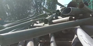 高价求购PVC纯灰管毛料，给水管件毛料