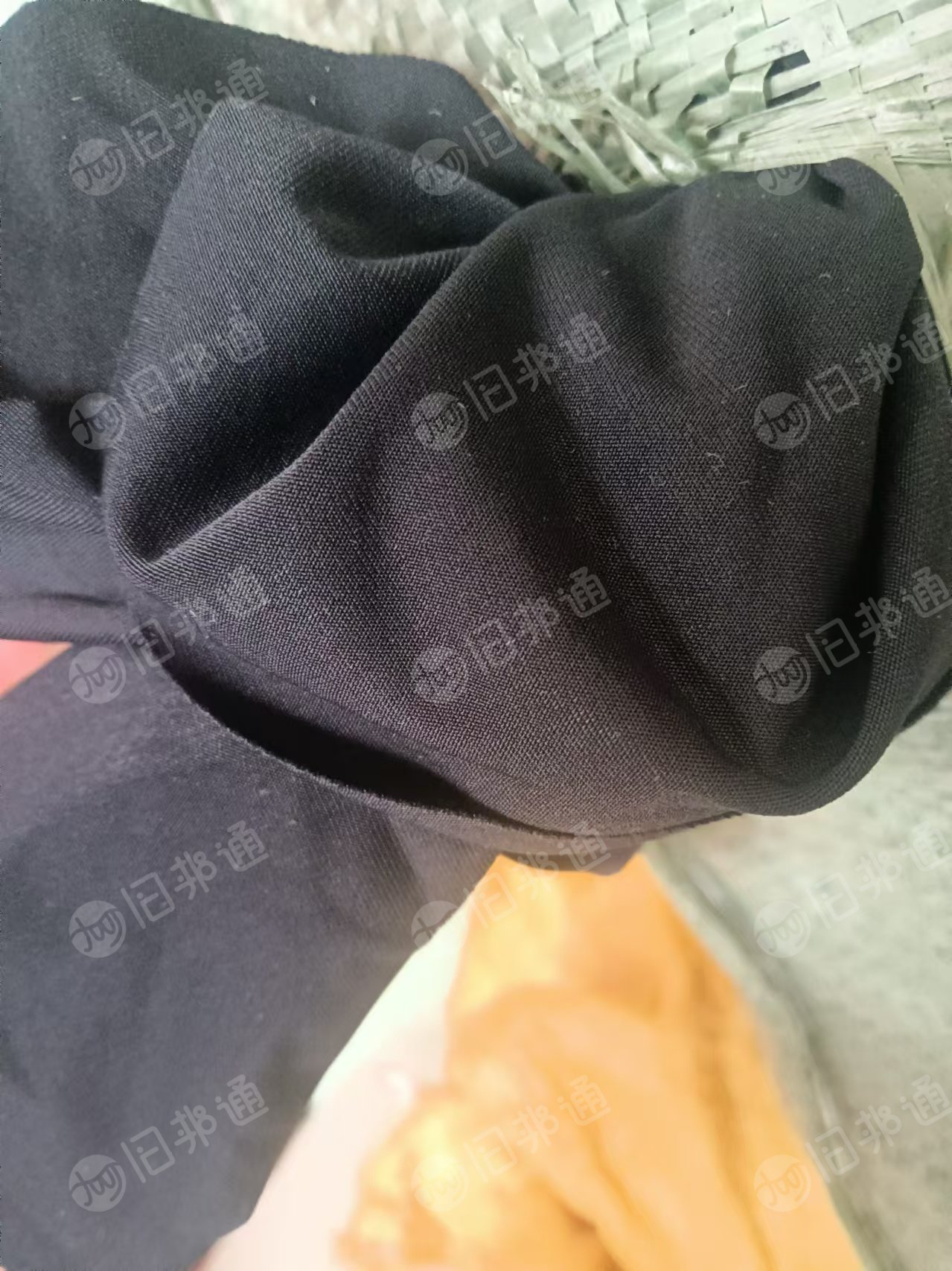 长期出售服装厂下来的碎布料,每月5吨,碎料统货,货在广东东莞