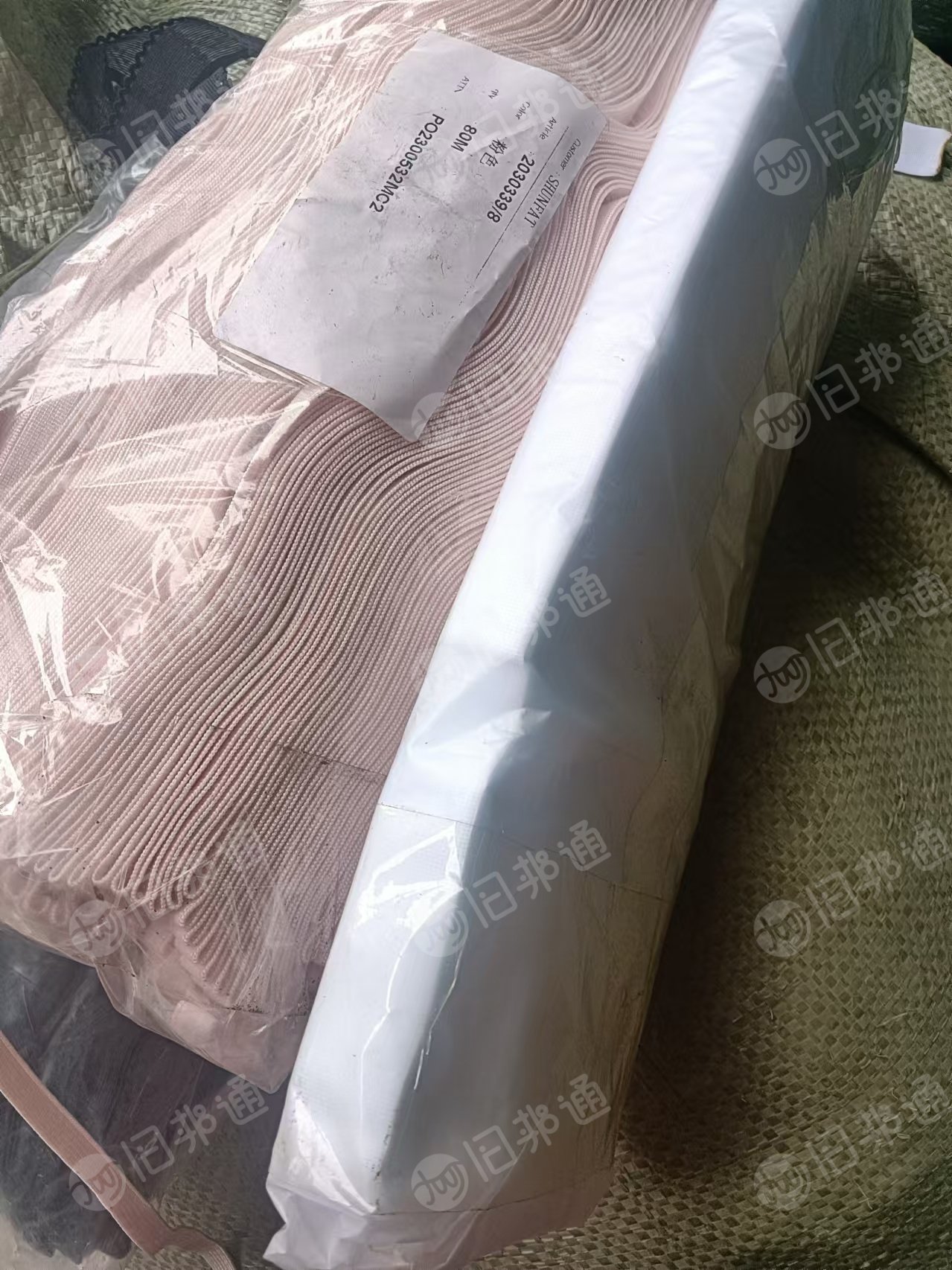 长期出售服装厂下来的碎布料,每月5吨,碎料统货,货在广东东莞
