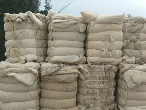 出售旧棉被，古棉，月供40吨左右，货在新疆库尔勒