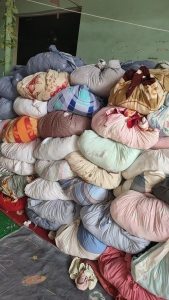 出售羽绒服，旧羽绒服，现货有2吨左右，货在江西南昌