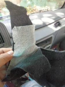 长期出售汽车内饰料，涤纶汽车内饰边角料，涤纶内饰料，带一层pe膜，现货9.6米一车，可以开花用