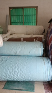 厂家出售PET复合EVA卷材,做细布热熔胶的下来的,有二等品,低温的,制衣制鞋造粒都可以,现货十几吨