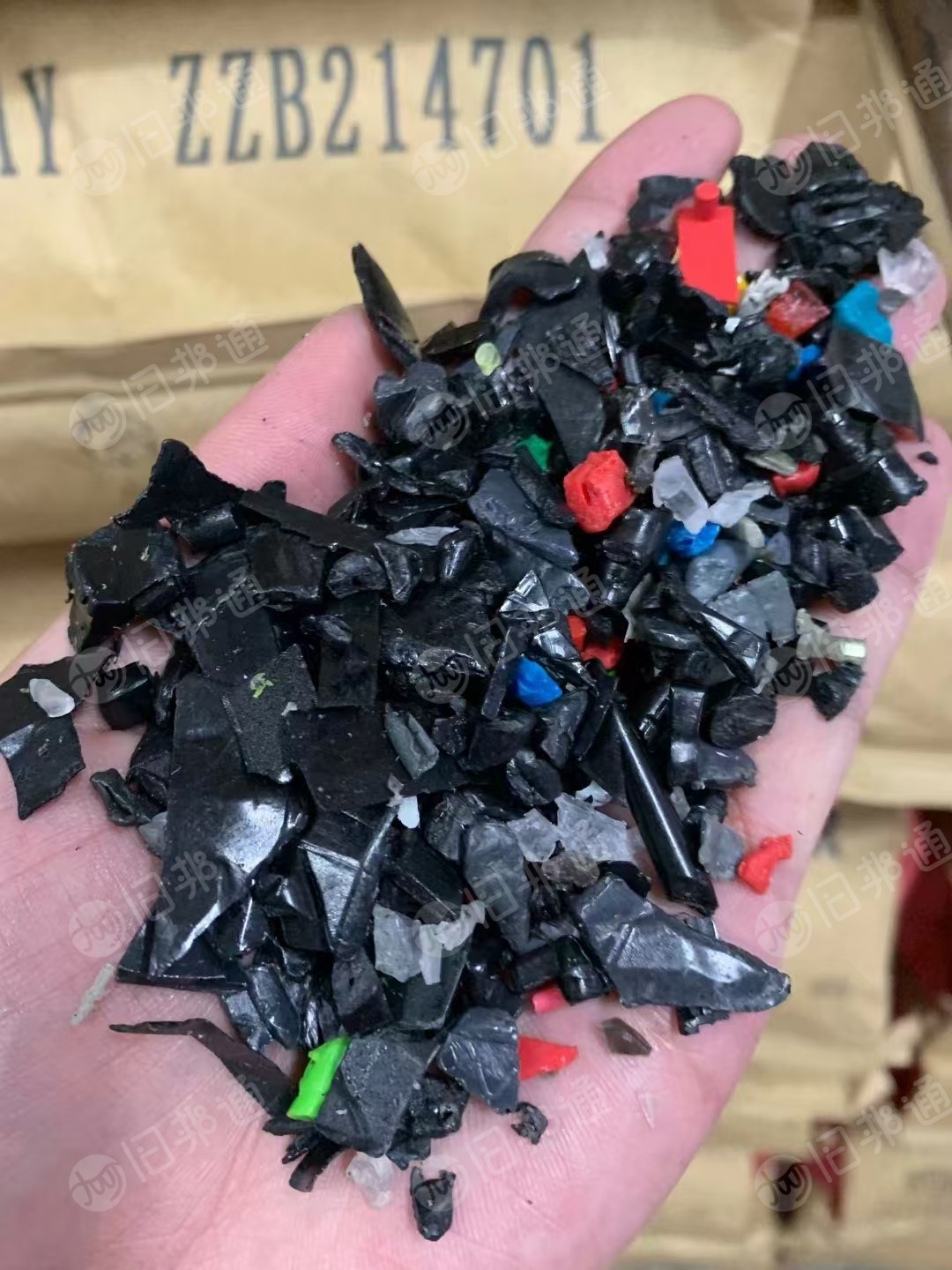 长年大量求购PC破碎料,黑色,黑杂色,过水破碎,厂家胶头,模具料,褪镀料等