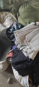 出售旧衣服黑料，下脚料，货在浙江金华