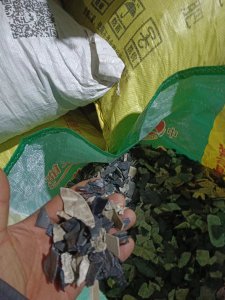 出售汽车内饰破碎料，现货15吨