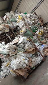 长期出售干造编织袋，现货2吨左右