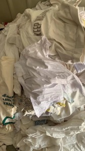 出售旧衣服大白，白料，开花料，货在福建厦门