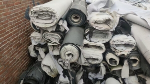 出售pe复合无纺布，每个月百八十吨，货在山东德州