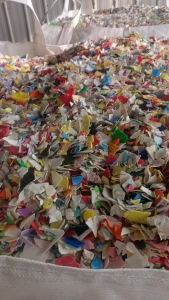 长期出售全漂花乙破碎料，过6米水槽过风选包上机，现货9米6一车