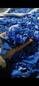 长期出售大小蓝桶破碎料，可以直接上机，月供一百多吨