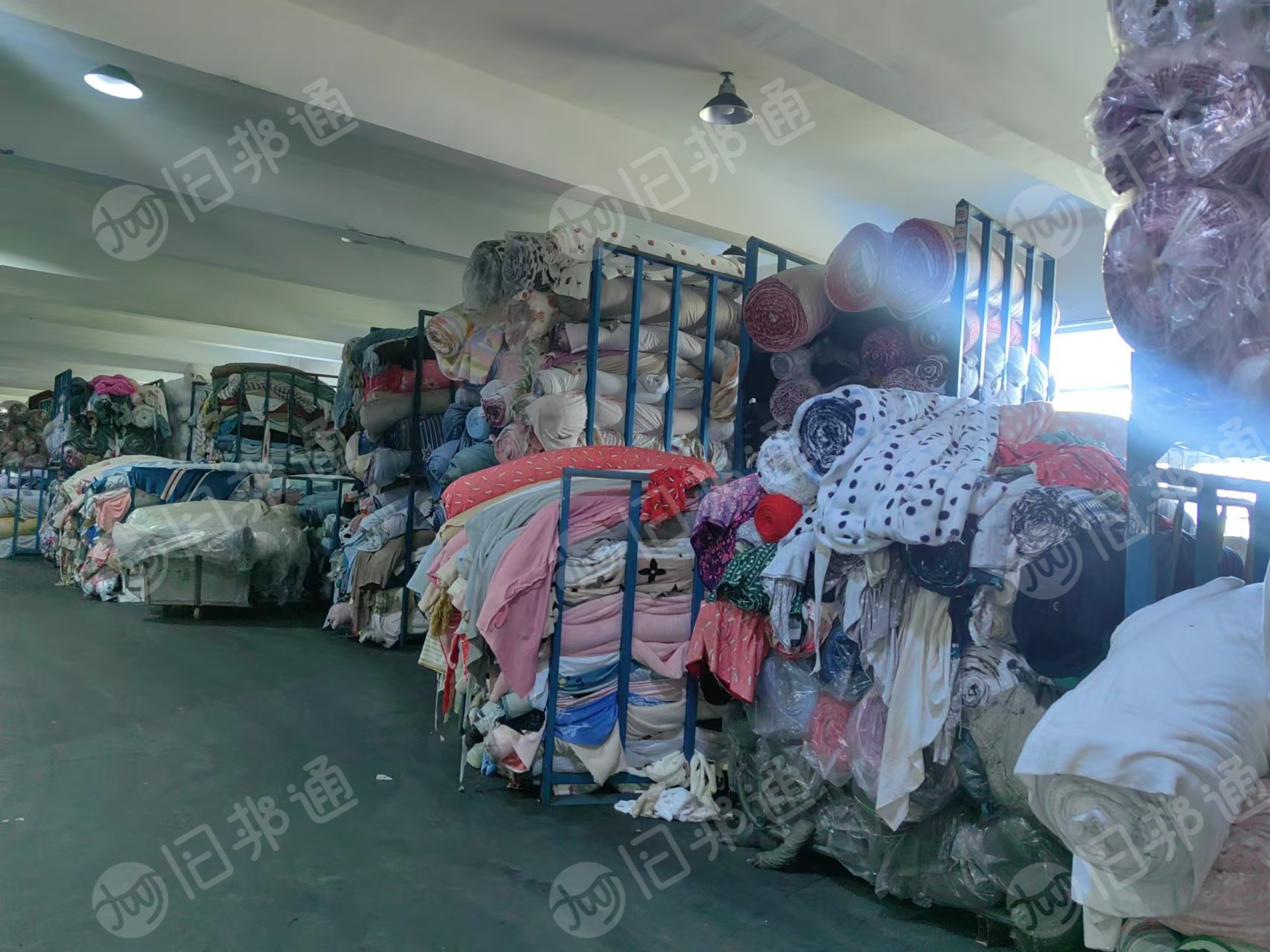 长期大量出售库存布,库存绒布,绒布,法兰绒,牛奶绒,珊瑚绒,克重在200-300左右