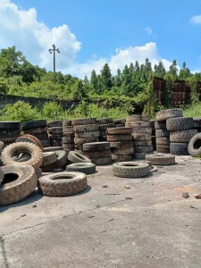出售废旧大钢丝胎，现货一百多条