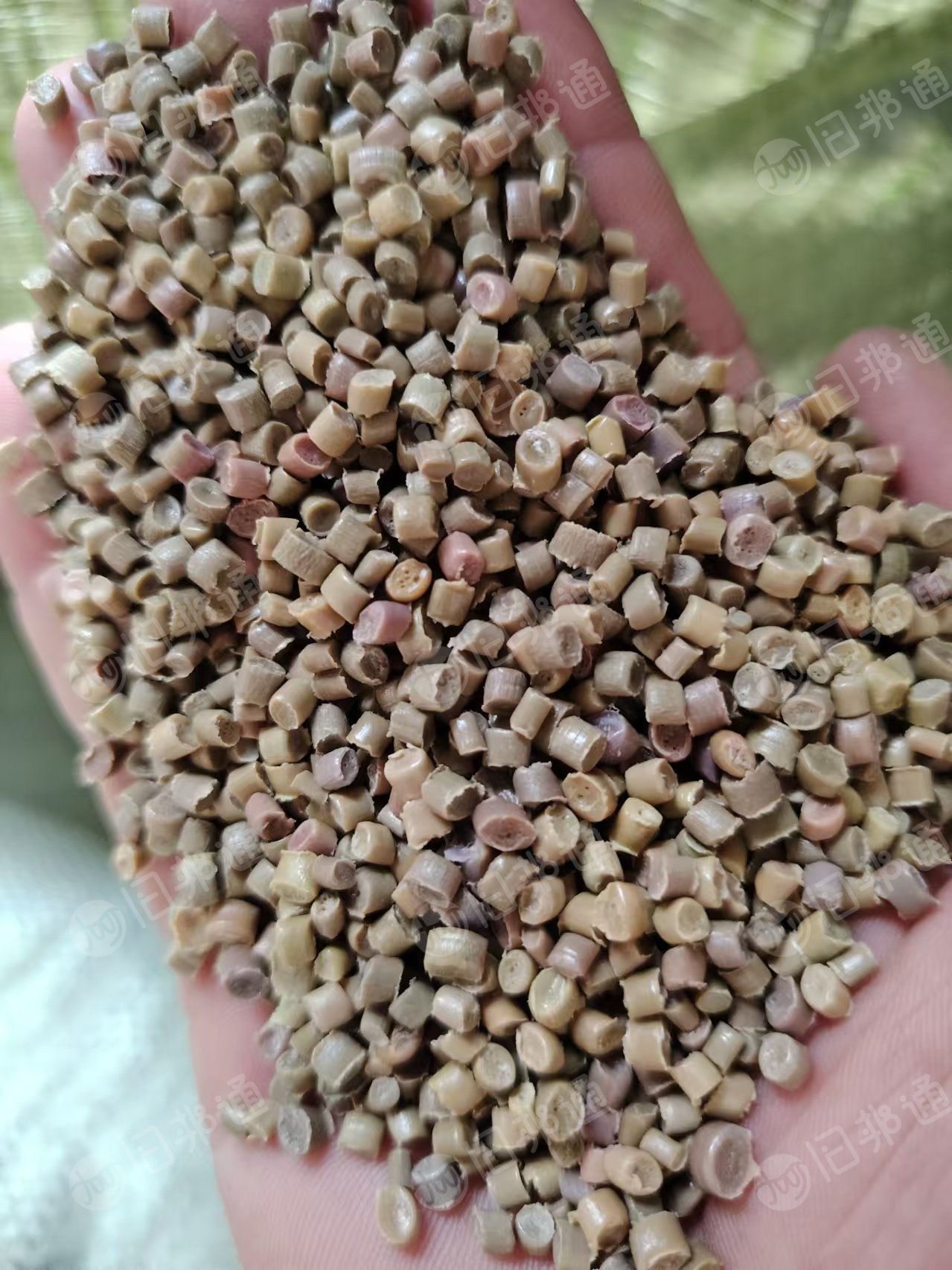 长期出售花高压颗粒,轮胎膜颗粒,过100目,现货80吨