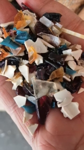 长期出售pet杂色瓶胚破碎料，现货3挂车