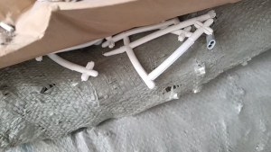 出售PVC水口料、机头料、电线皮，大部分是水口料，统货出，现货18吨