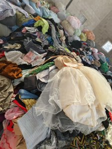 出售精品夏装，夏装，现货够9.6一车，货在河北涿州