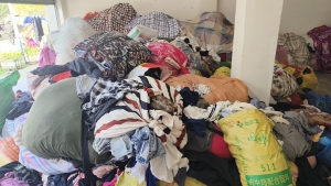 长期出售旧衣服黑料，燃烧料，黑料，可燃料