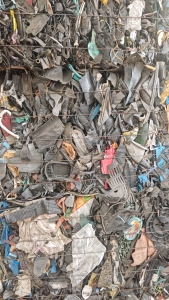 出售小黑丙压块废料，现货有一挂