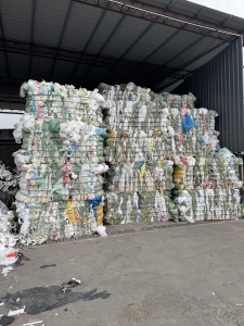 长期出售干造编织袋，现货30吨左右