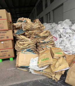 长期出售废旧牛皮纸塑袋，一个月几万条