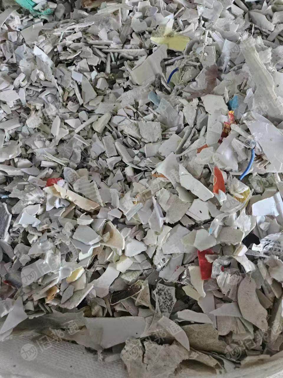 长期出售奶白沉水pp破碎料,清洗除铁